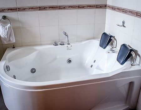 Maxlot Hotel Akra Zewnętrze zdjęcie